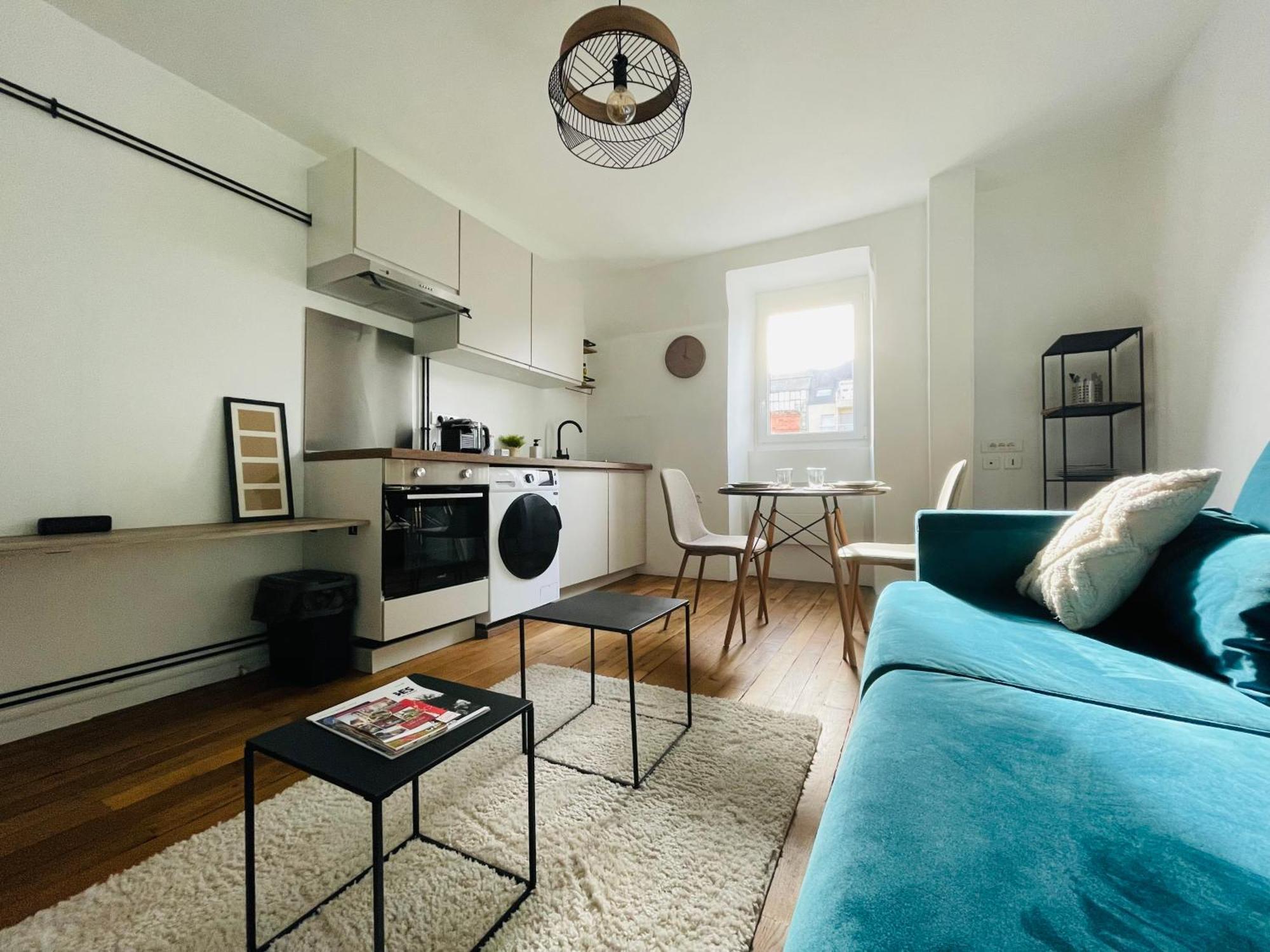 Charmant Appartement Au Coeur De Бурж Екстериор снимка