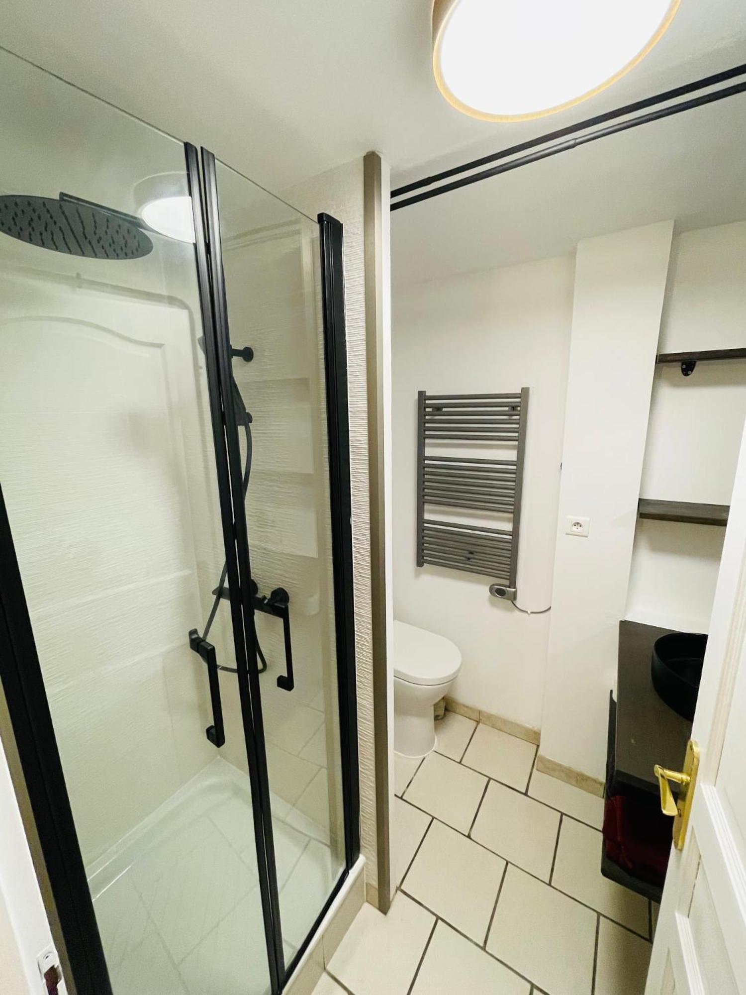 Charmant Appartement Au Coeur De Бурж Екстериор снимка