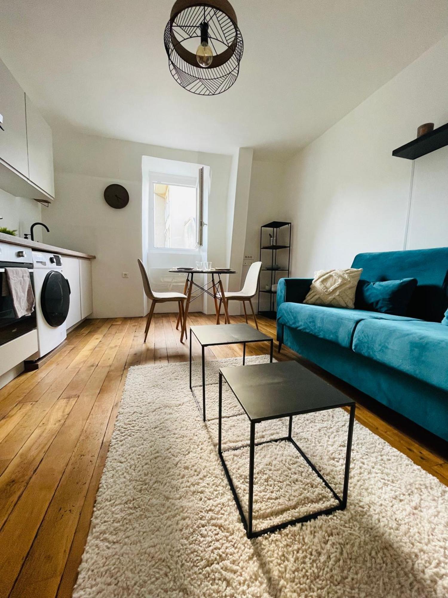 Charmant Appartement Au Coeur De Бурж Екстериор снимка