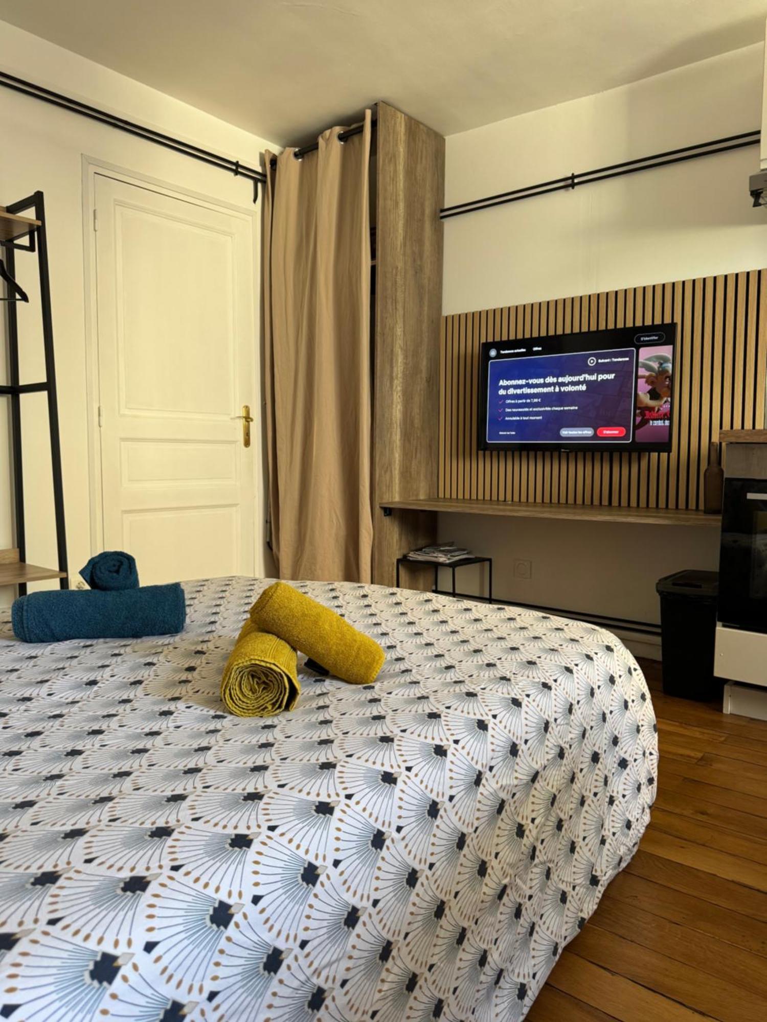 Charmant Appartement Au Coeur De Бурж Екстериор снимка