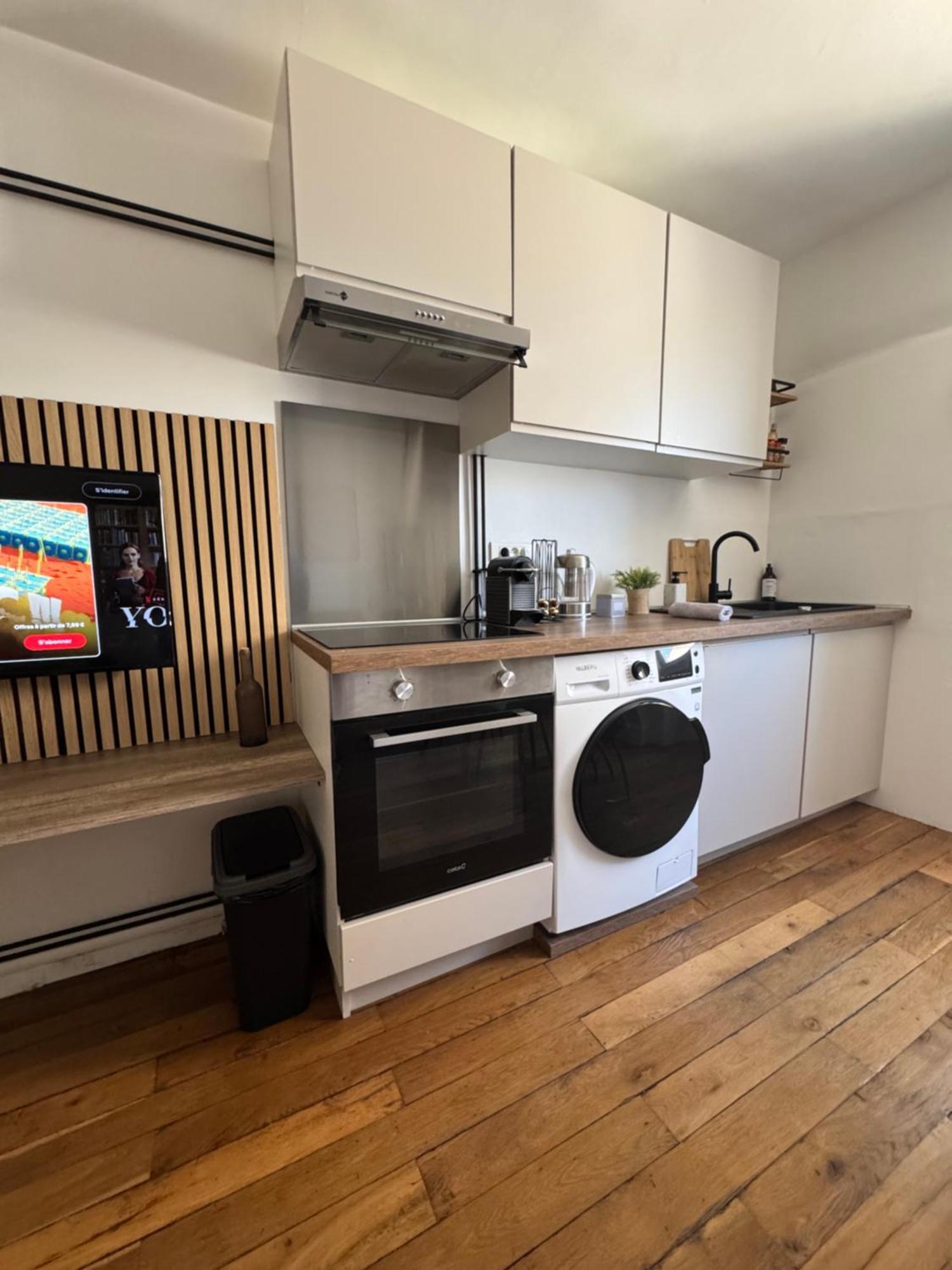 Charmant Appartement Au Coeur De Бурж Екстериор снимка