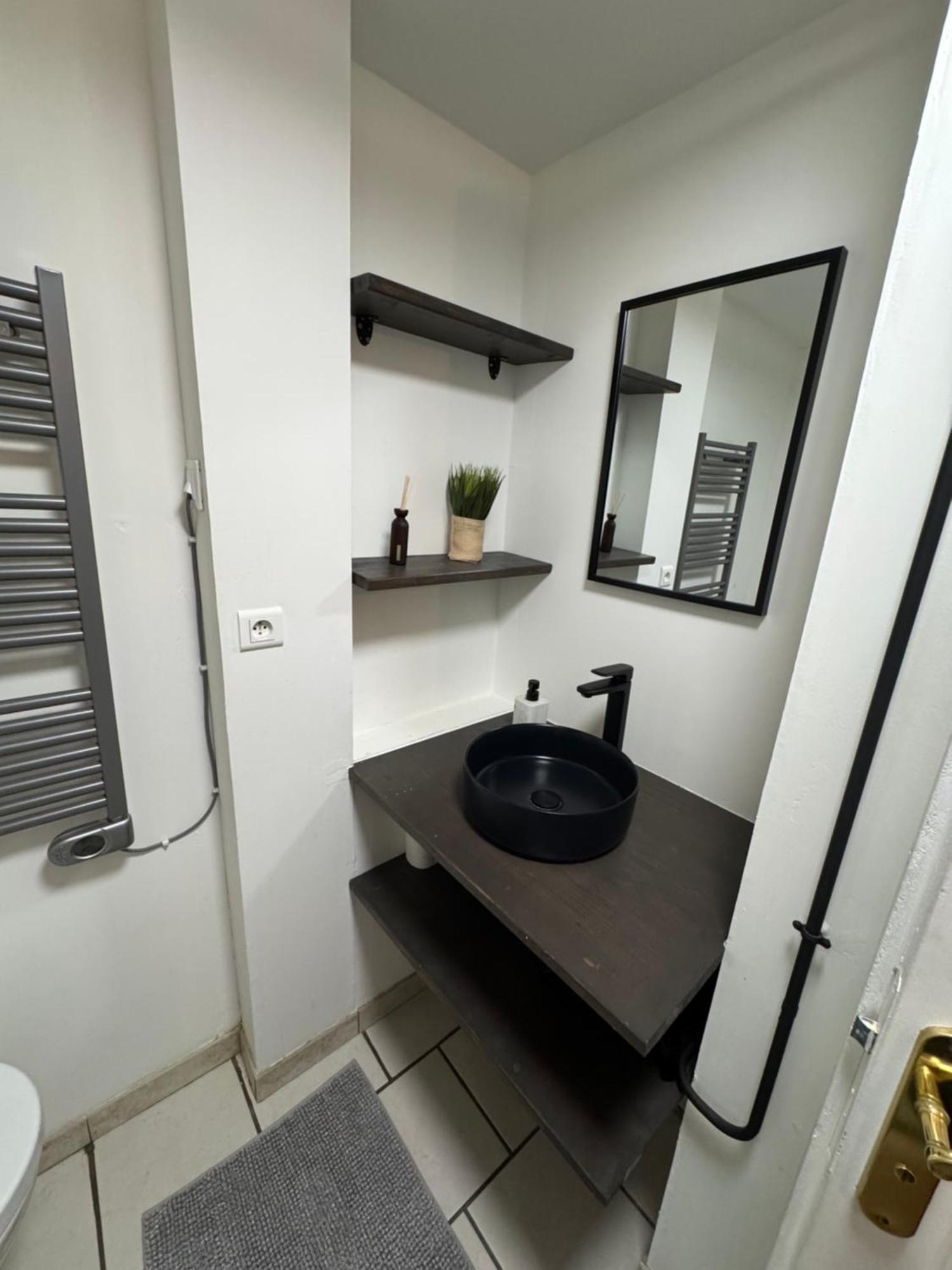 Charmant Appartement Au Coeur De Бурж Екстериор снимка