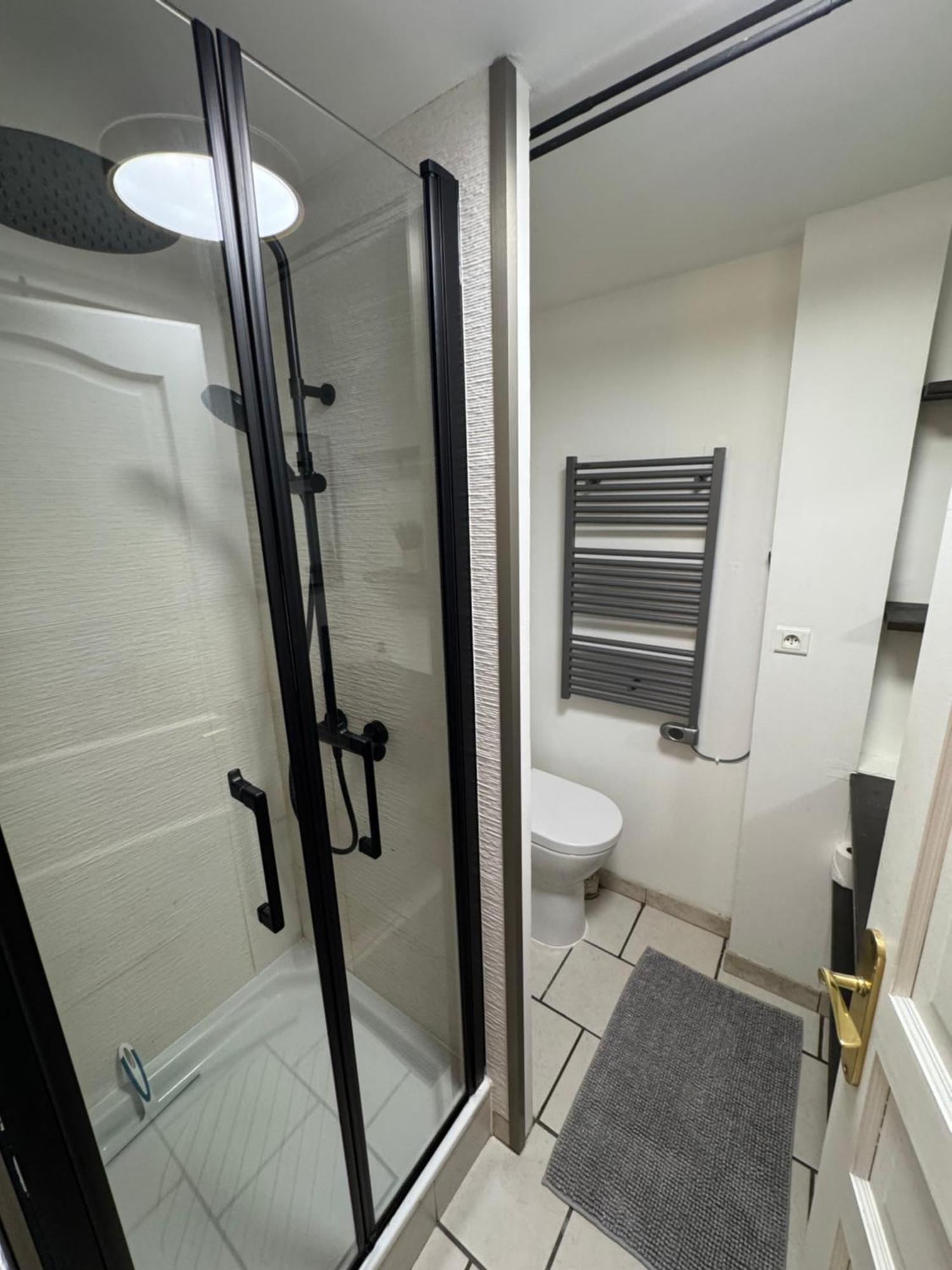 Charmant Appartement Au Coeur De Бурж Екстериор снимка